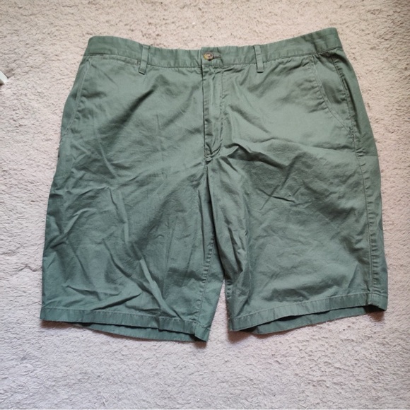 Bonobos Chino Shorts Mens Olive Green Flat Front Cotton 9" Inseam Size 35 - Picture 1 of 6